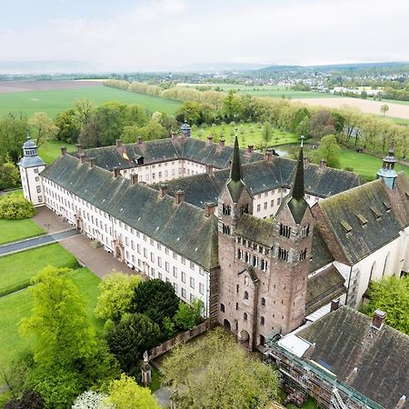Luxus Wohnen Im Schloss Corvey Fuer 1-6 Gaeste Im Unesco Weltkulturerbe Hoexter Weserbergland Free W-Lan Parken Netflix Fuer Familien Paare Und Geschaeftsreisende Inkl Handtuecher Seife Nintendo Switch Uvm Zewnętrze zdjęcie